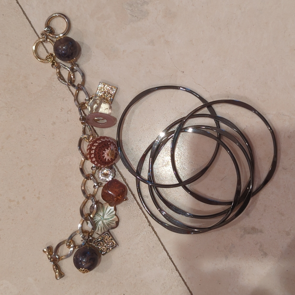 2 bracelets
